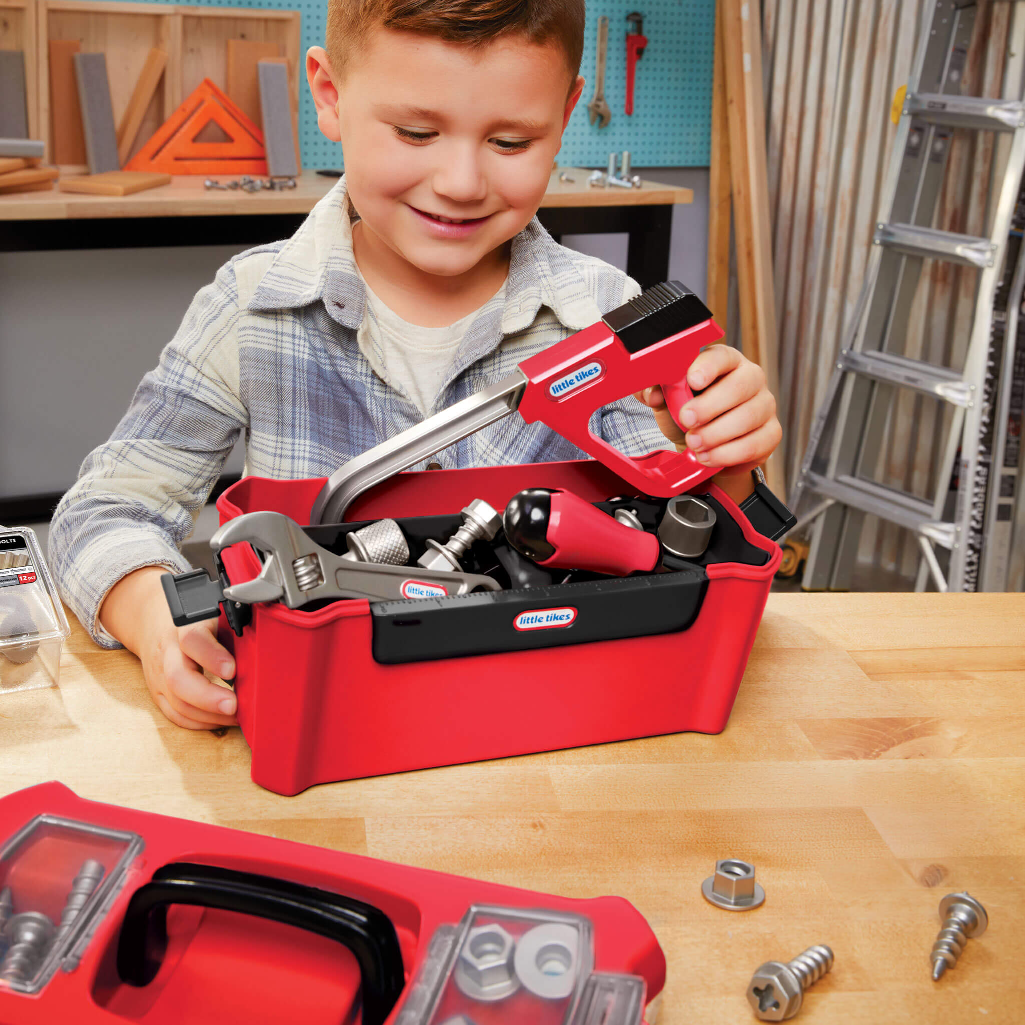Creative Construction™ Tool Box Set - Kids Tool Box with Realistic Workshop Accessories for Fixing, Building and Construction Role Play