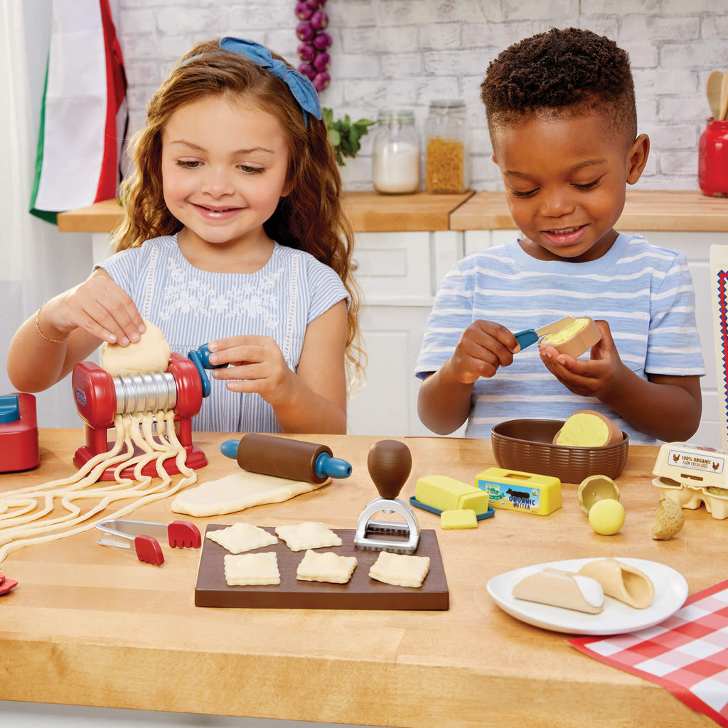 Creative Chefs™ Italian Restaurant Kit - Italian Cooking Kit with Reusable Ingredients for Pretend Pasta Making and Restaurant Role Play