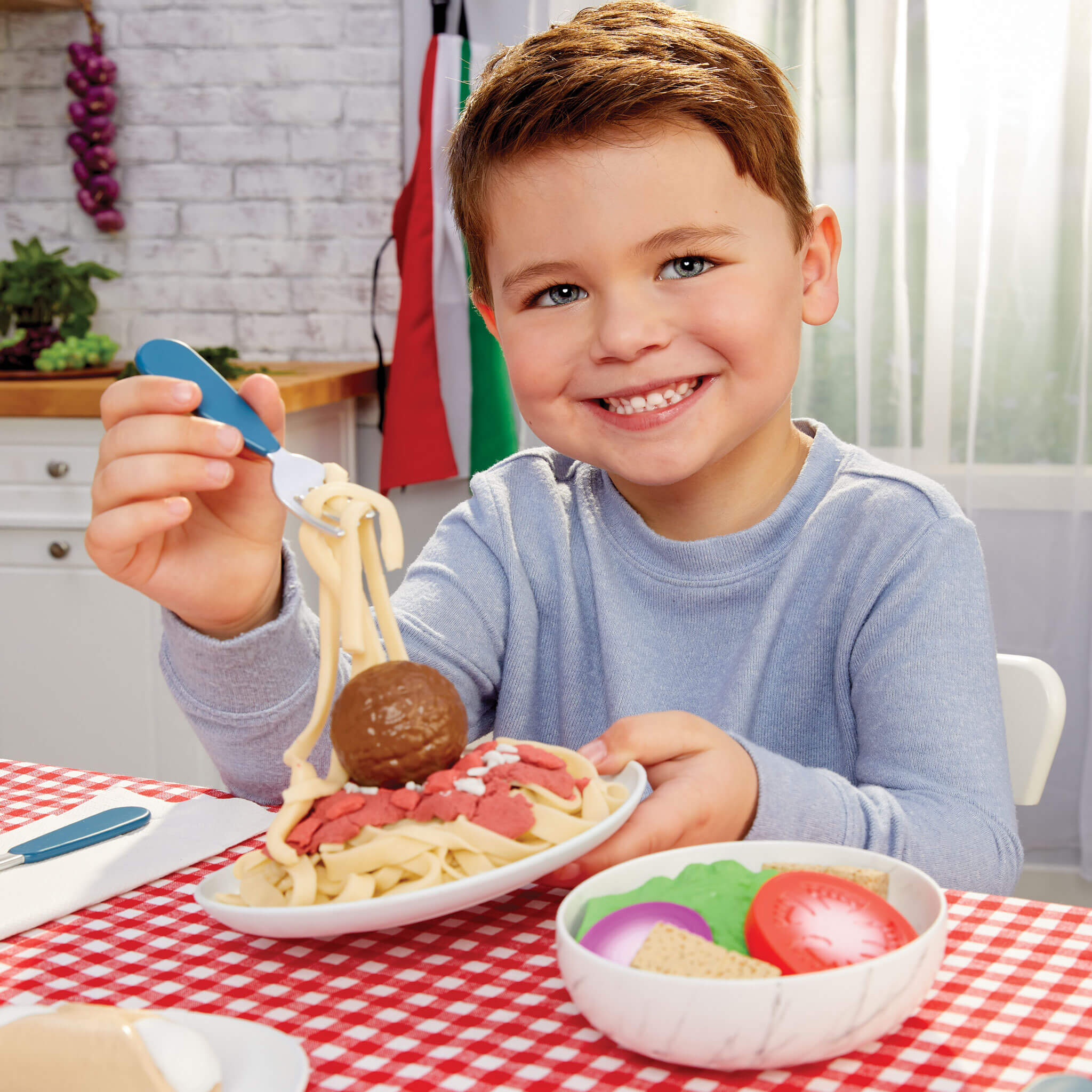 Creative Chefs™ Italian Restaurant Kit - Italian Cooking Kit with Reusable Ingredients for Pretend Pasta Making and Restaurant Role Play