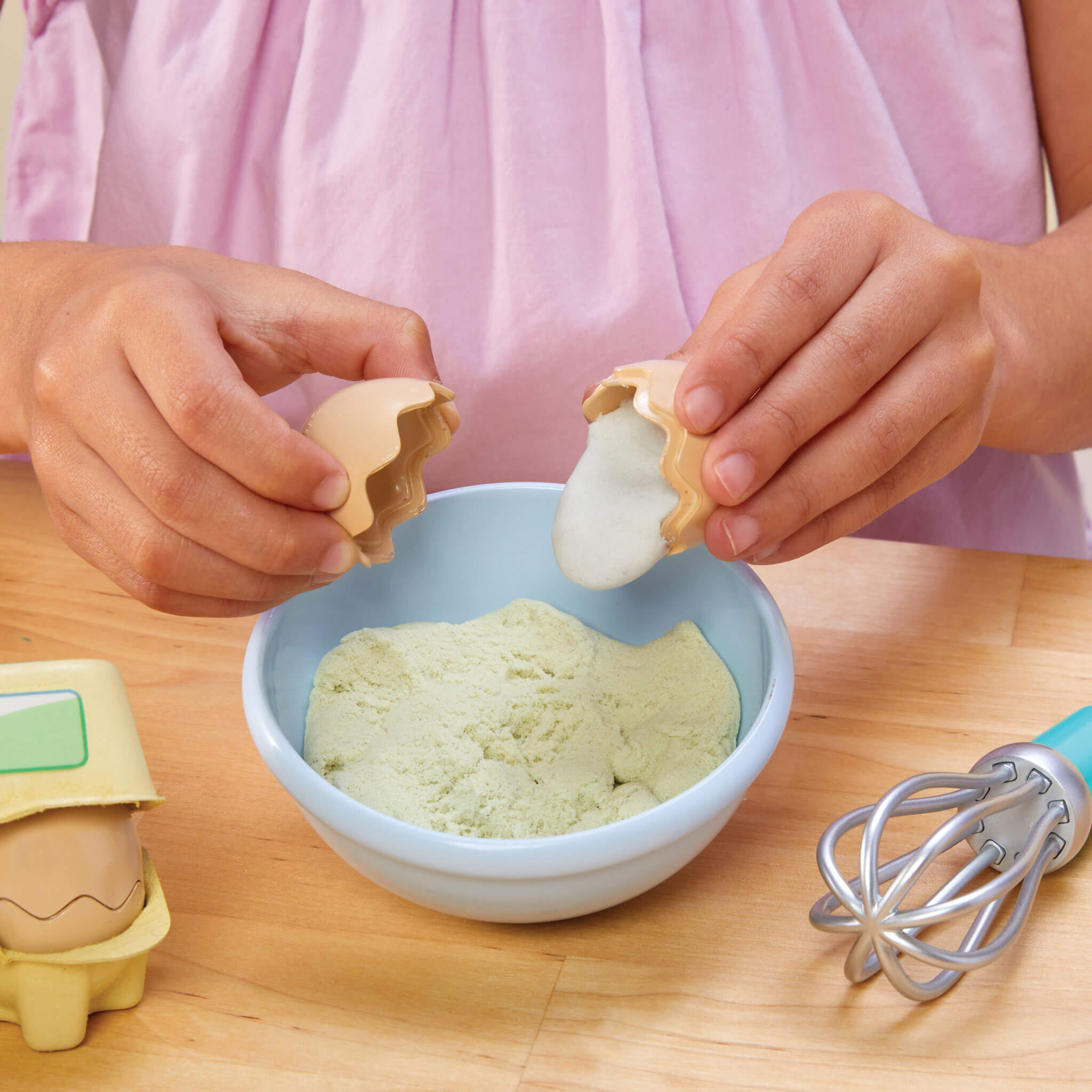 Creative Chefs™ Bluey - Pavlova Kit - Bluey Pavlova Playset with Food and Utensils for Imaginative Baking and Group Play