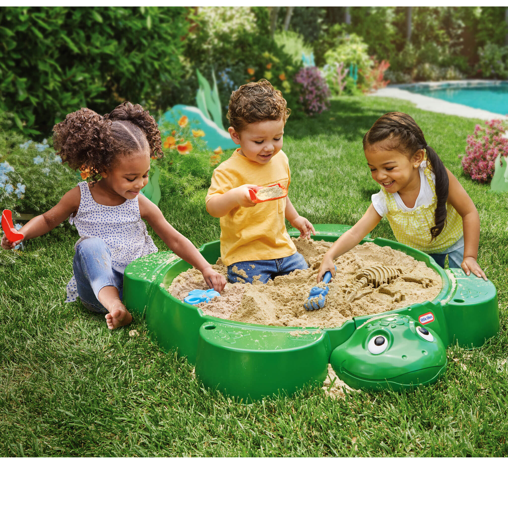 Turtle Sandbox - Classic Turtle Sandbox with Built-In Seats for Backyard Digging, Building and Sensory Play